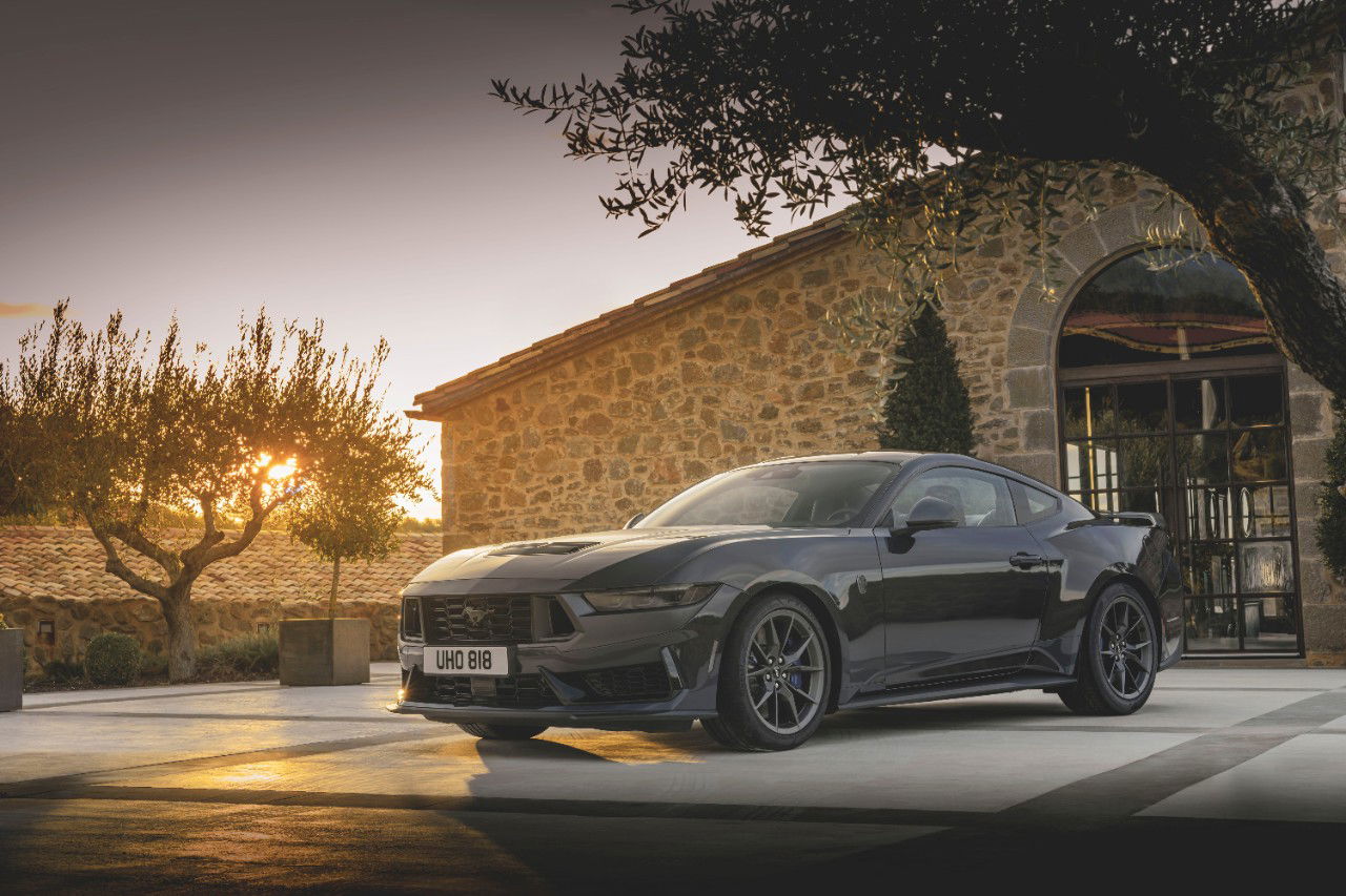 Ford Mustang Dark Horse